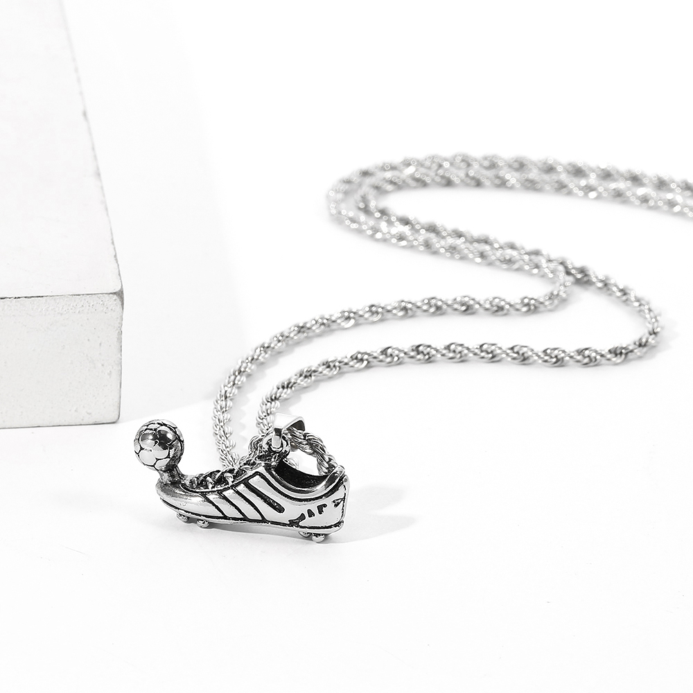 Kalung liontin sepatu sepak bo - Men Shoes Singapore ulasan dan harga